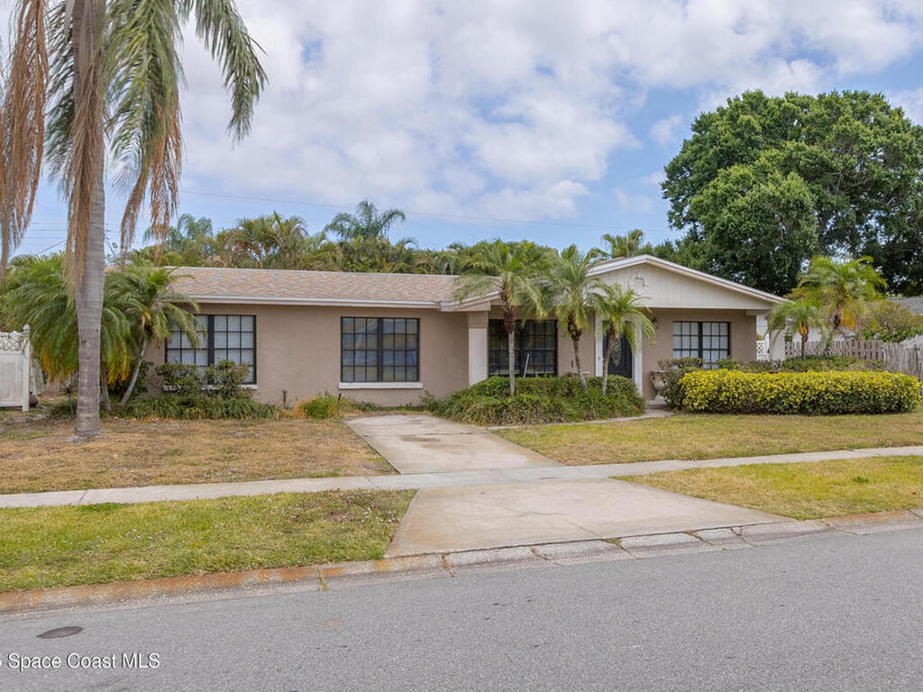 2180 Lakeview Drive, Melbourne, FL 32935