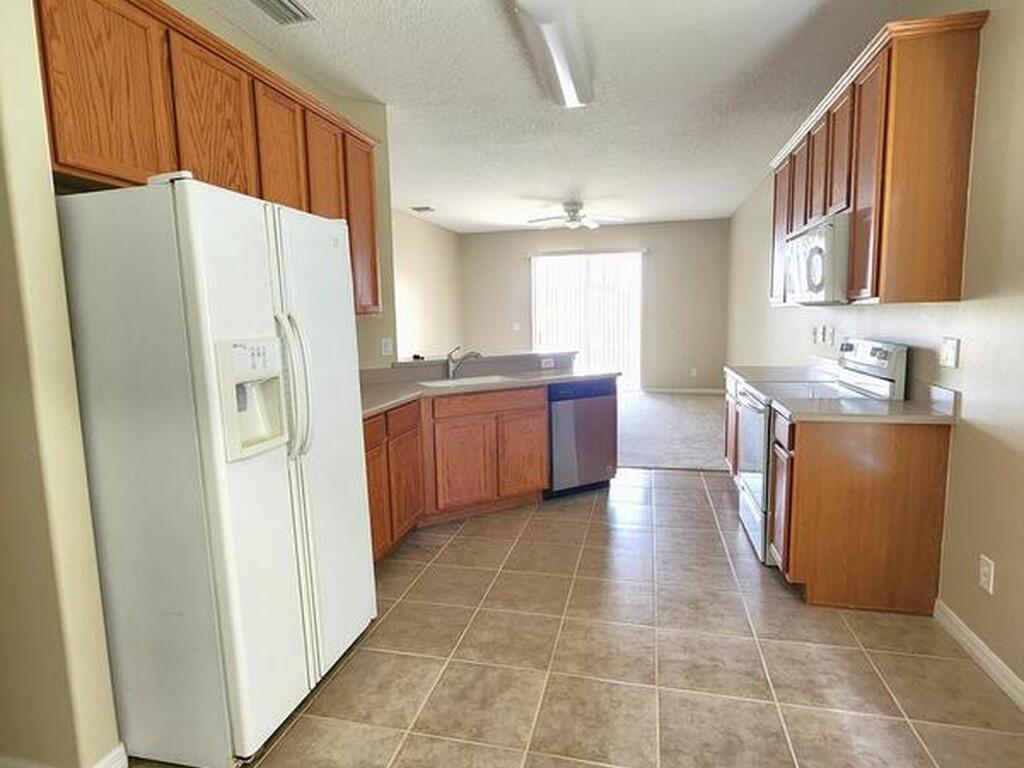 2078 Maeve Circle, Melbourne, FL 32904