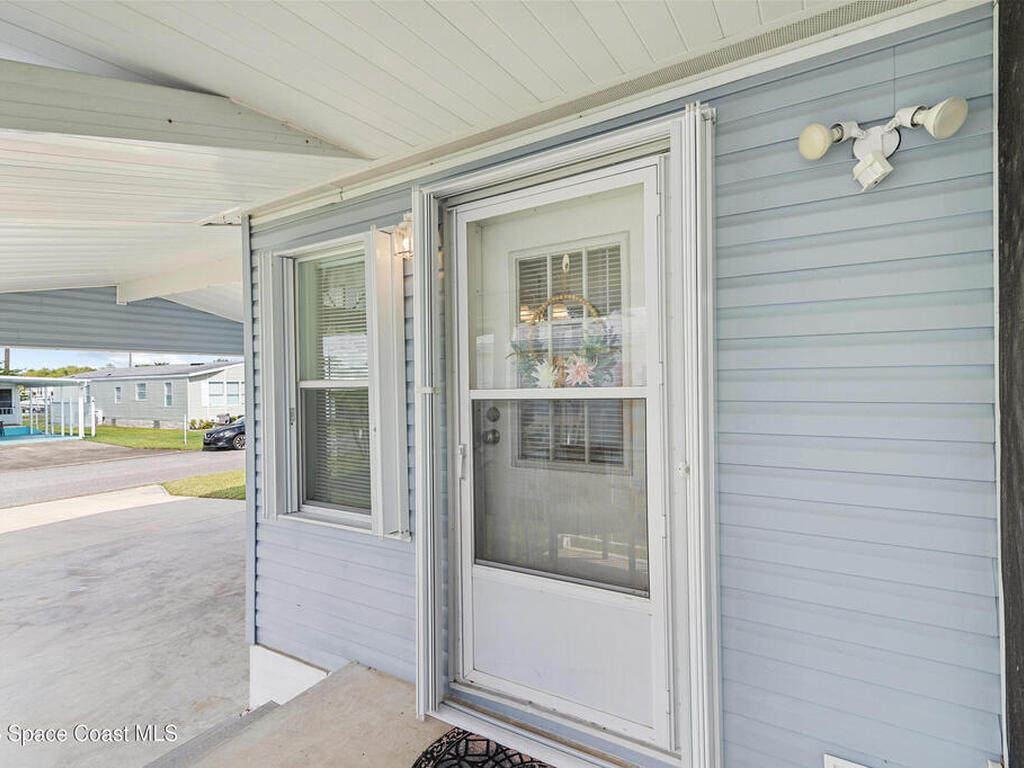 1218 Chipewa Drive, Barefoot Bay, FL 32976