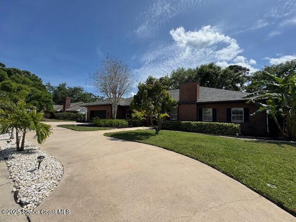 572 Lake Ashley Circle, Melbourne, FL 32904