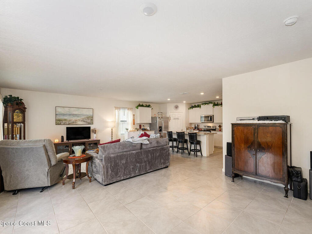 939 Remington Green Drive, Palm Bay, FL 32909