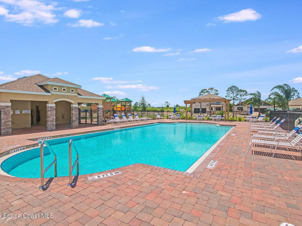 939 Remington Green Drive, Palm Bay, FL 32909