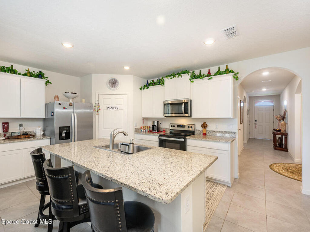 939 Remington Green Drive, Palm Bay, FL 32909