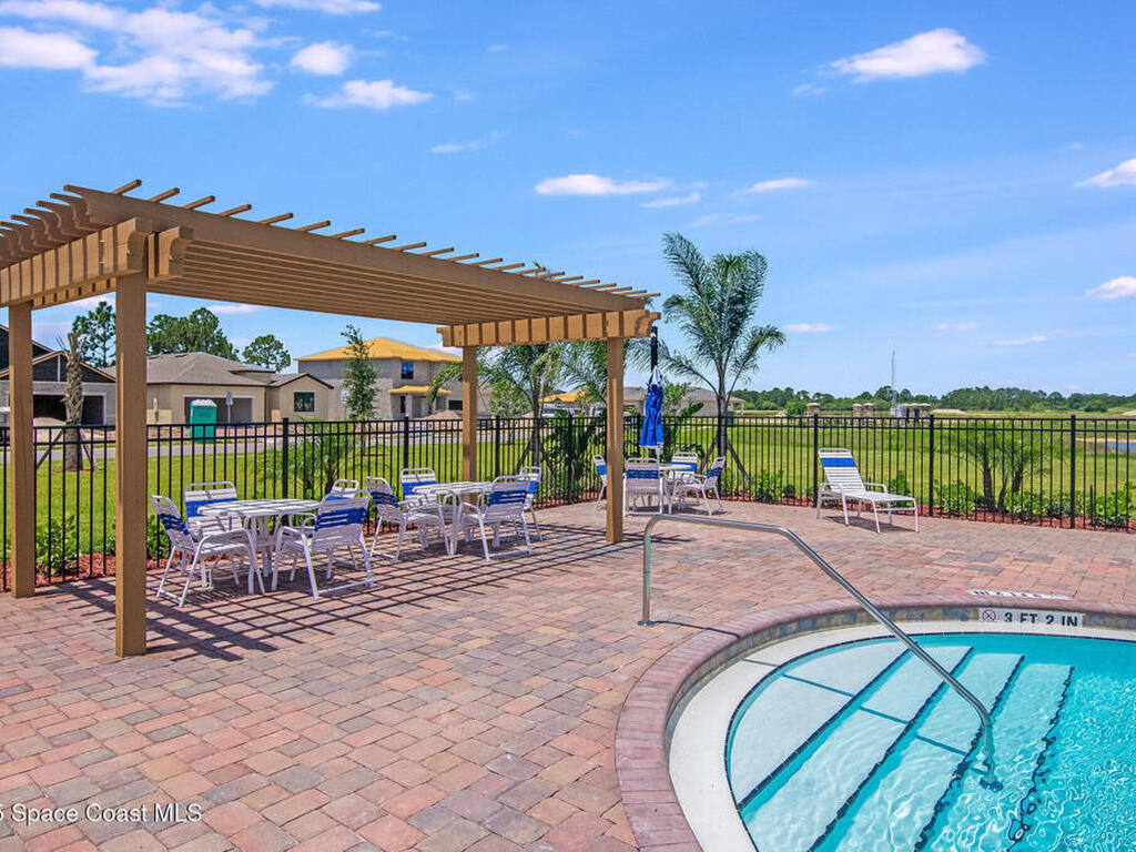 939 Remington Green Drive, Palm Bay, FL 32909
