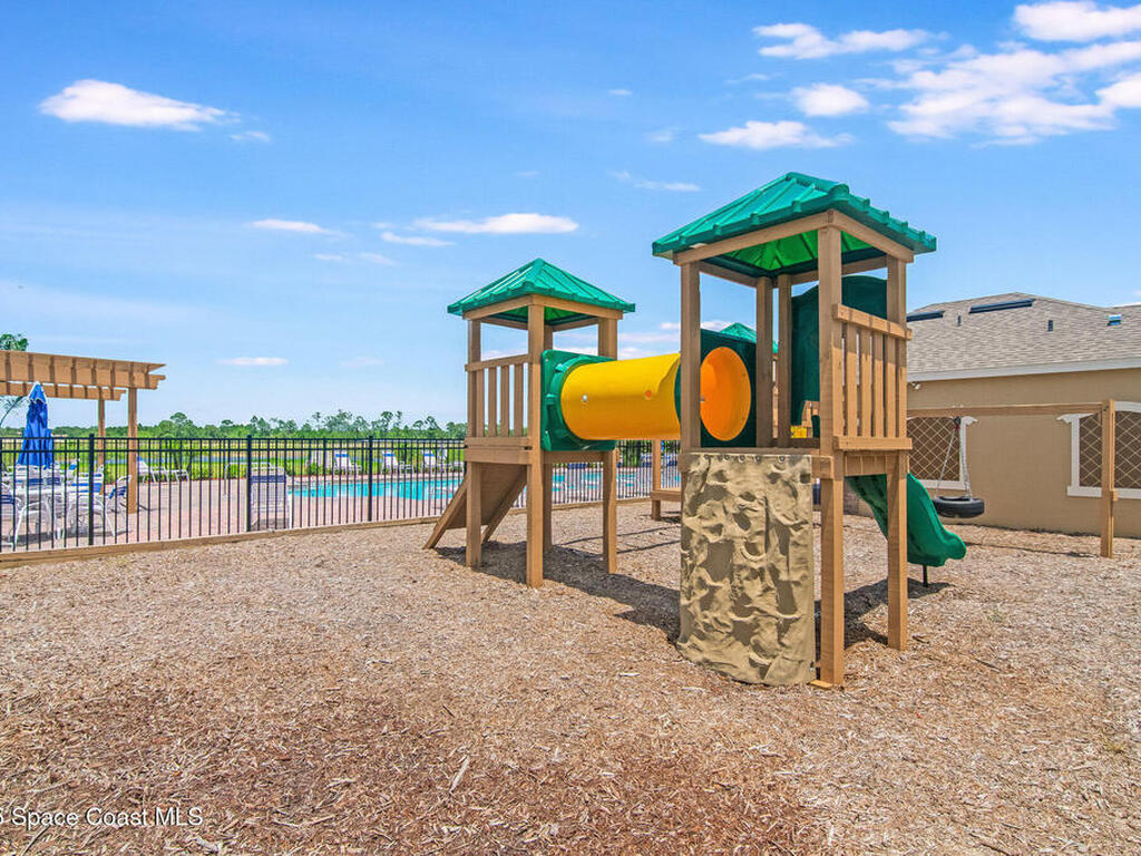 939 Remington Green Drive, Palm Bay, FL 32909