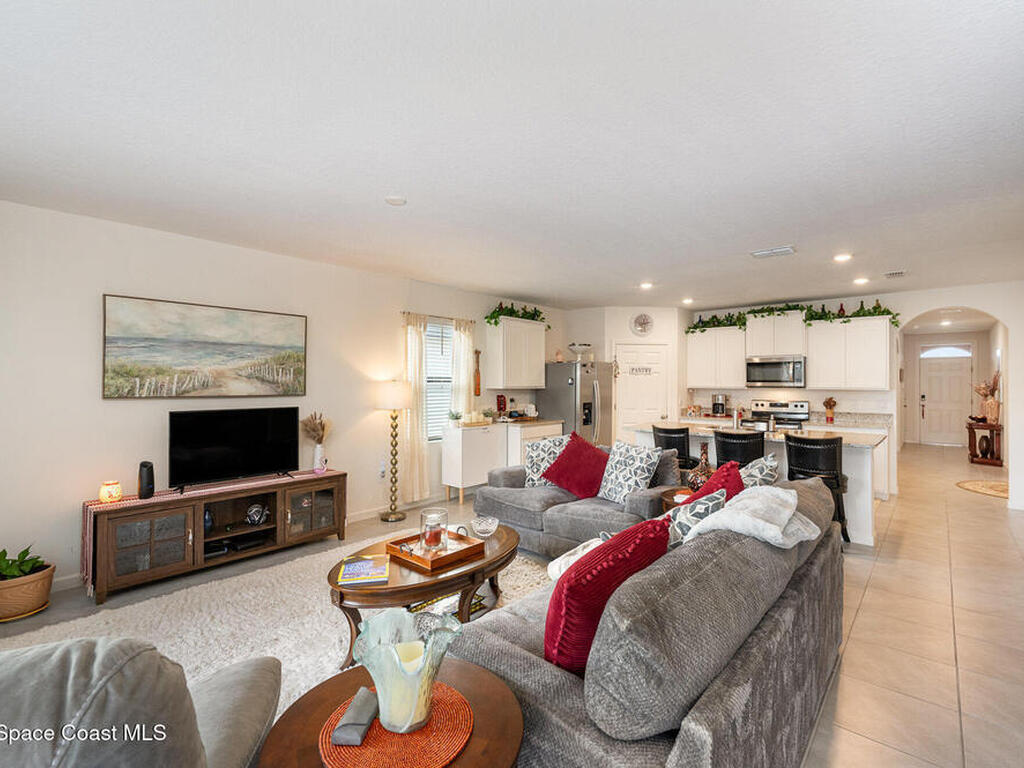 939 Remington Green Drive, Palm Bay, FL 32909
