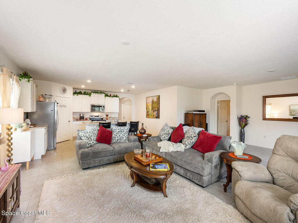 939 Remington Green Drive, Palm Bay, FL 32909