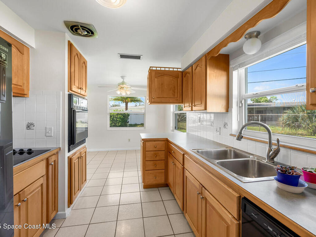 95 Melbourne Avenue, Merritt Island, FL 32953
