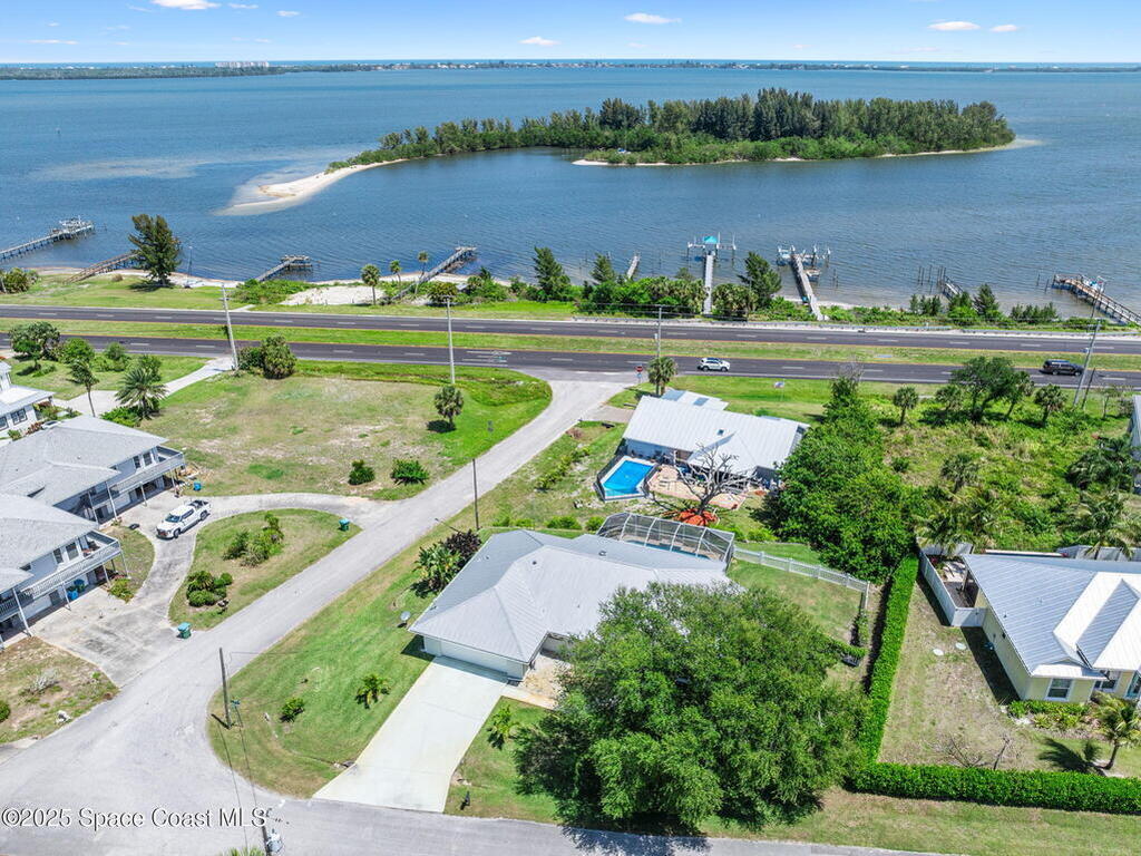 7109 Blue Shore Road, Grant, FL 32949