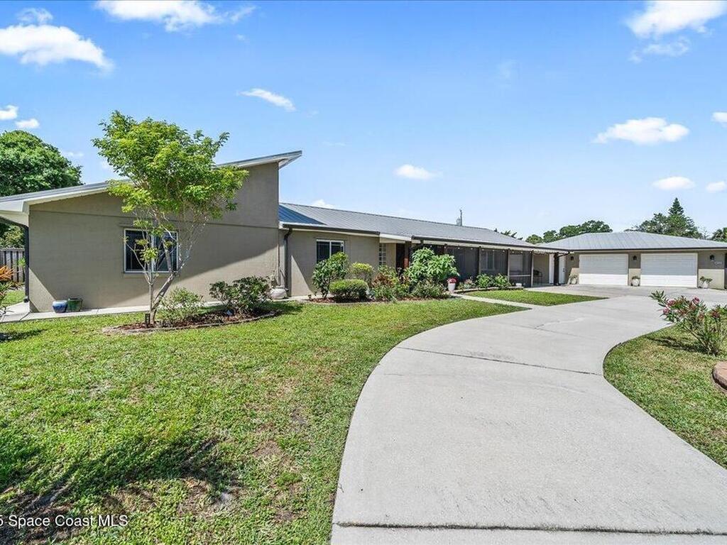 832 Indian River Drive, Melbourne, FL 32935