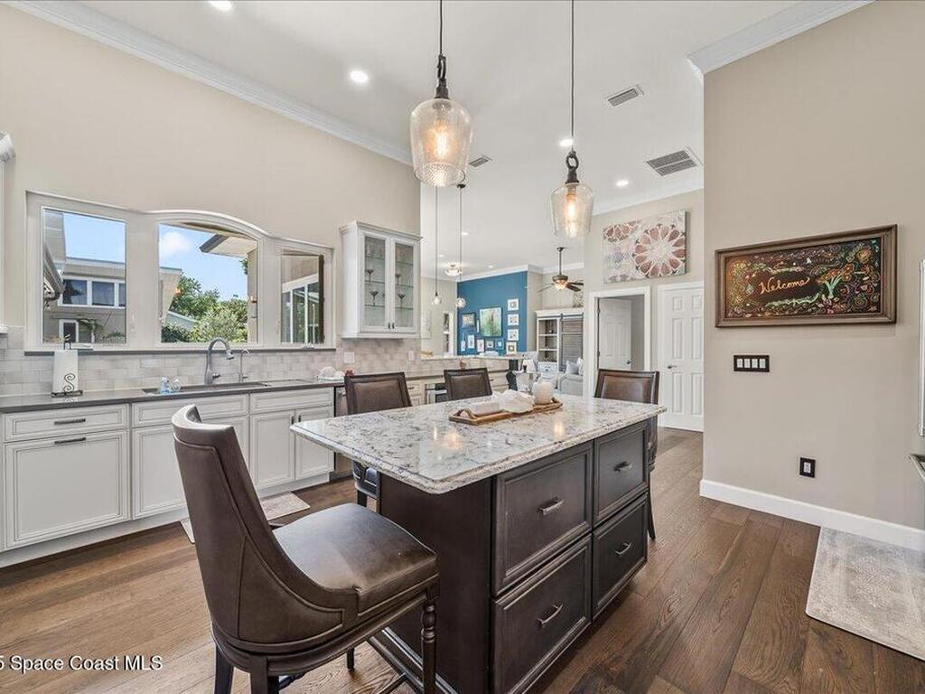 832 Indian River Drive, Melbourne, FL 32935