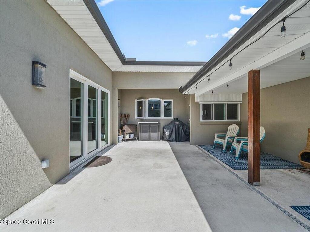 832 Indian River Drive, Melbourne, FL 32935