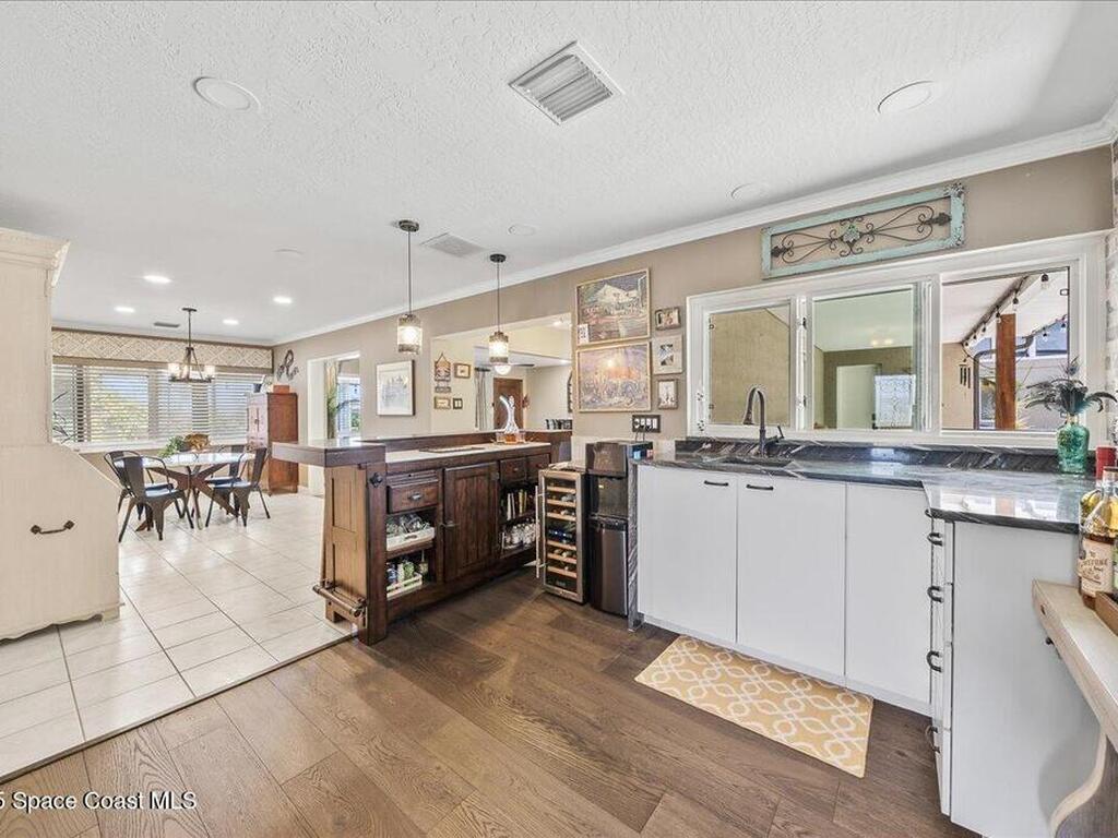 832 Indian River Drive, Melbourne, FL 32935