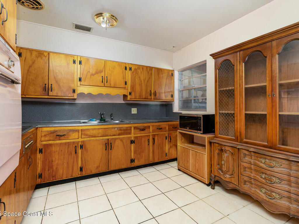 633 Nida Drive, Melbourne, FL 32935