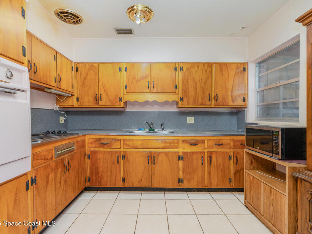 633 Nida Drive, Melbourne, FL 32935