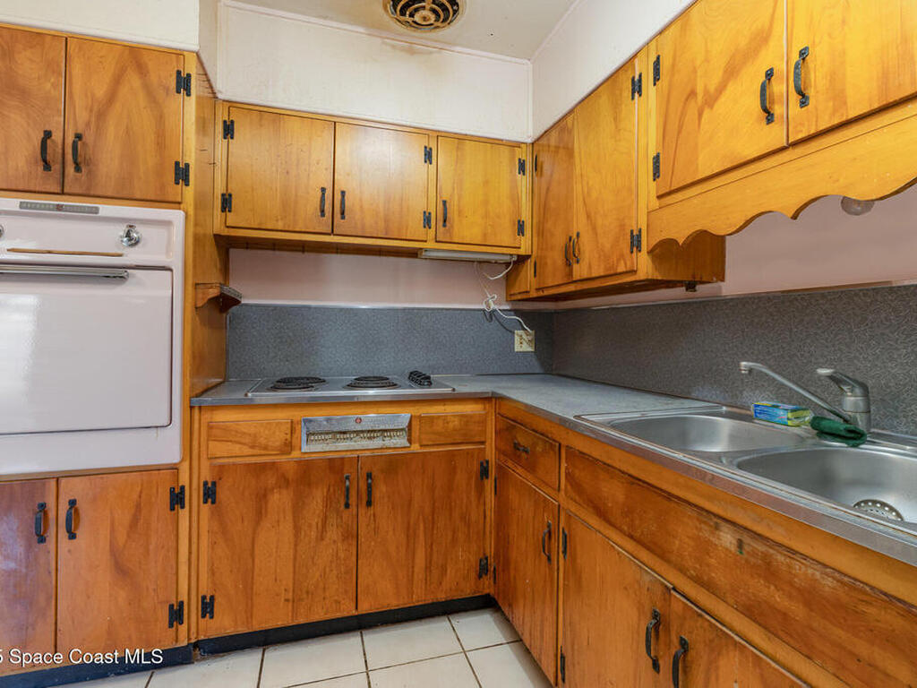 633 Nida Drive, Melbourne, FL 32935