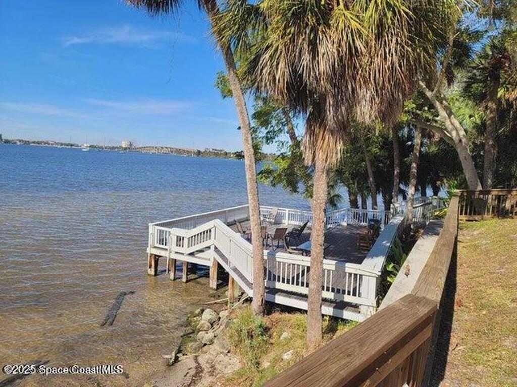 225 S Tropical Trail, Merritt Island, FL 32952
