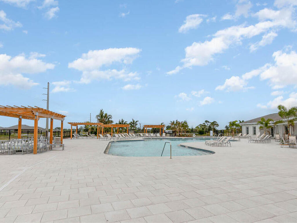 6910 Cameo Drive, Grant, FL 32949