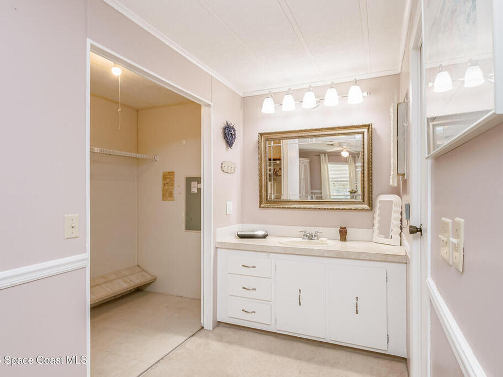 520 Ruth Circle, Melbourne, FL 32904