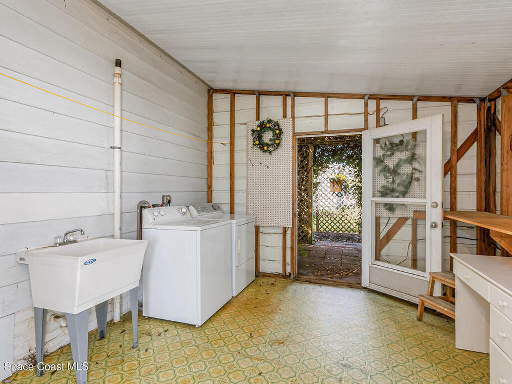 520 Ruth Circle, Melbourne, FL 32904