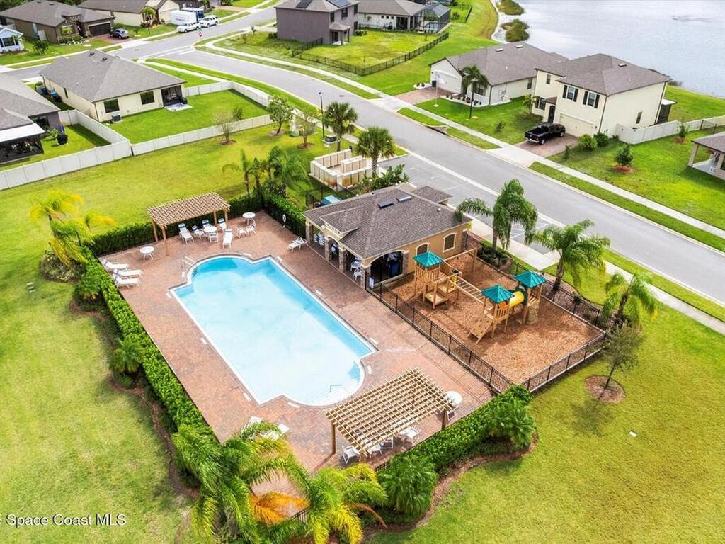 828 Old Country, Palm Bay, FL 32909