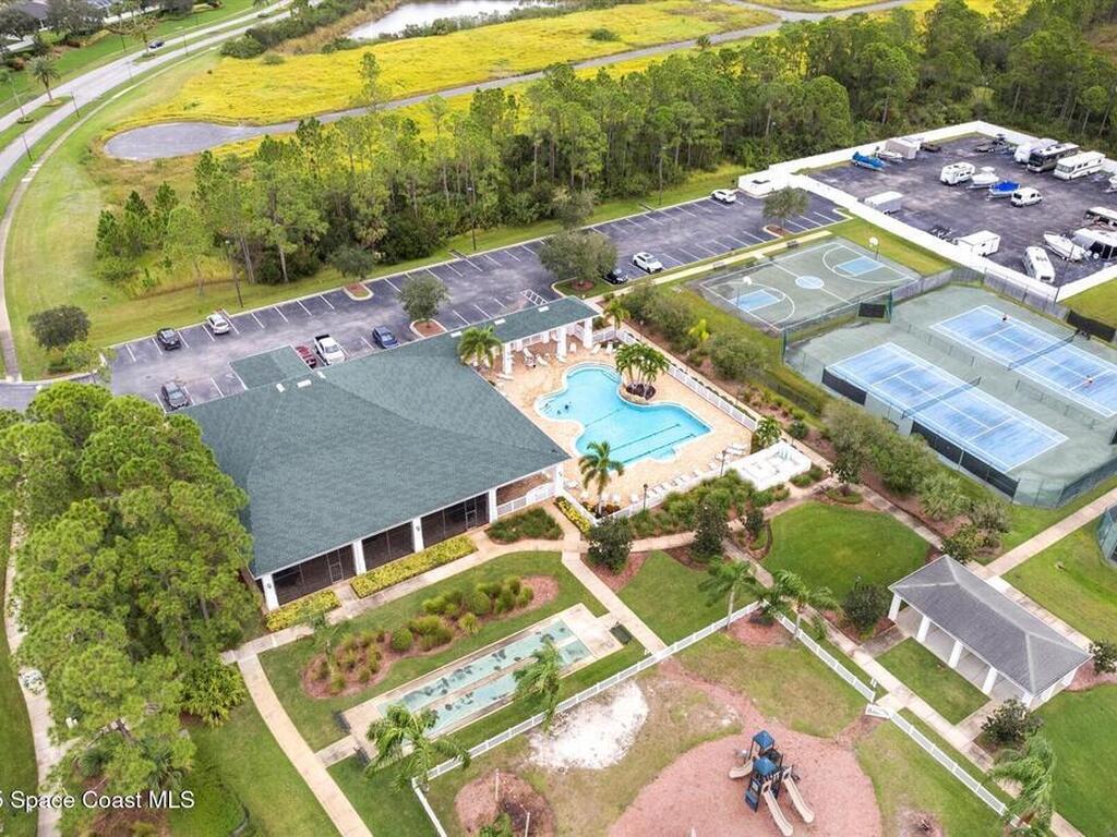 828 Old Country, Palm Bay, FL 32909