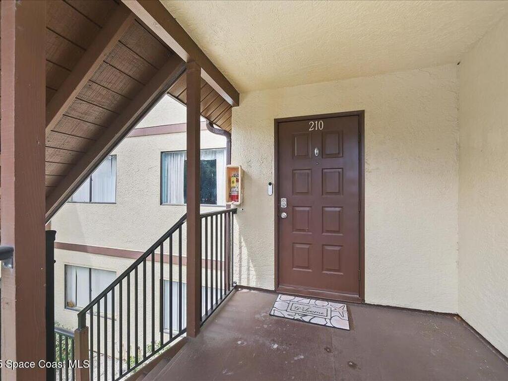 7817 Shadowood Drive, Melbourne, FL 32904