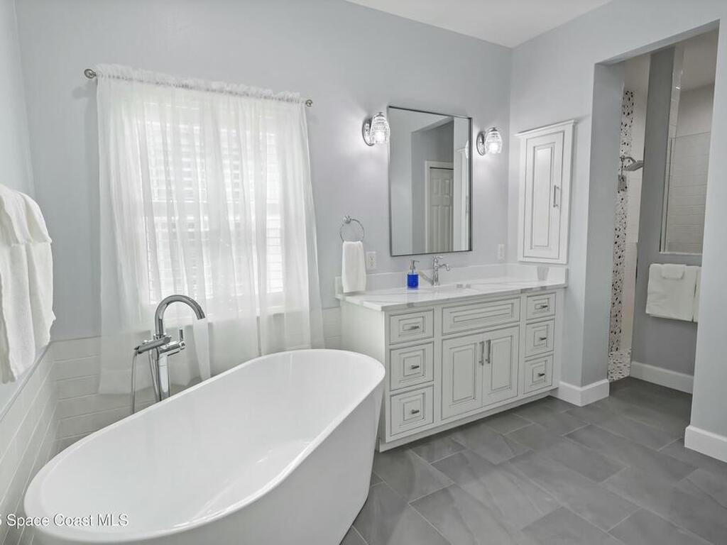 2483 Alanna Lane, Melbourne, FL 32934