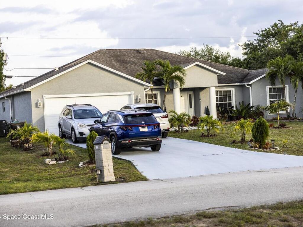 4213 SW Whitebread Road, Port St. Lucie, FL 34953
