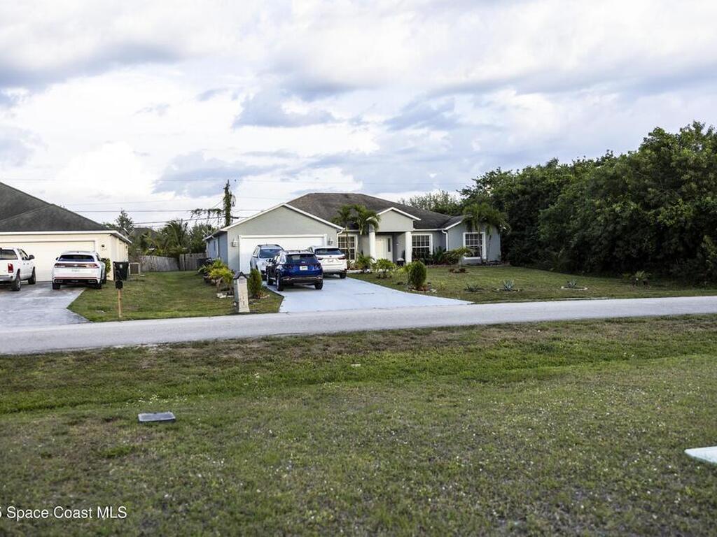 4213 SW Whitebread Road, Port St. Lucie, FL 34953
