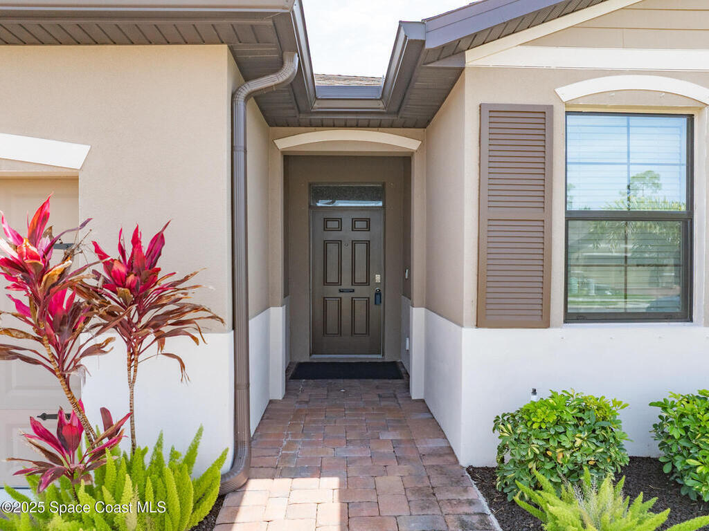 830 Remington Green Drive, Palm Bay, FL 32909