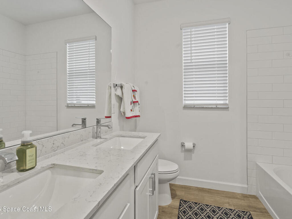 636 Veridian Circle, Palm Bay, FL 32907