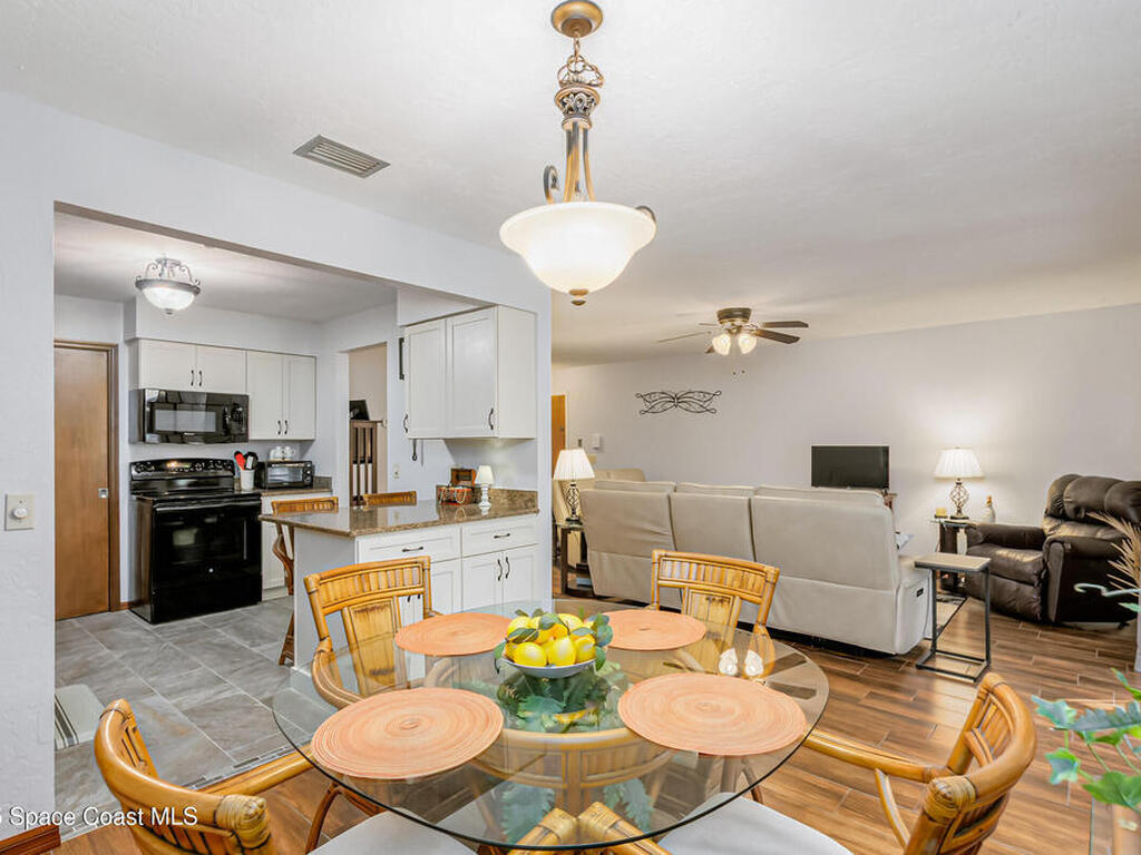 9025 York Lane, West Melbourne, FL 32904