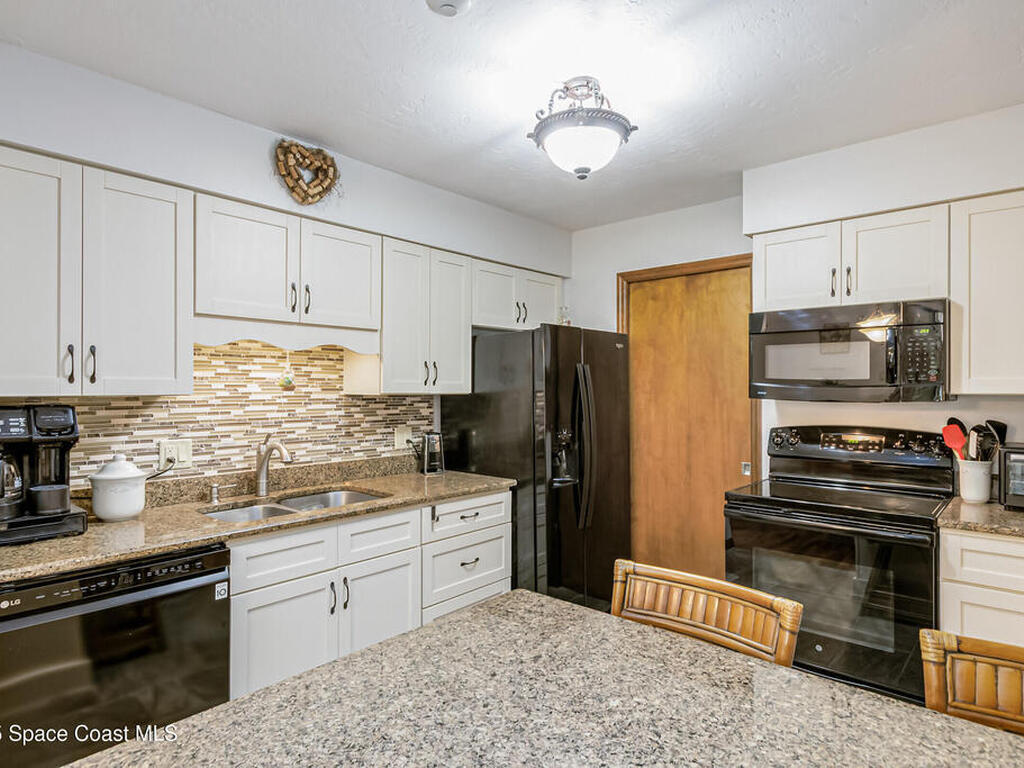 9025 York Lane, West Melbourne, FL 32904