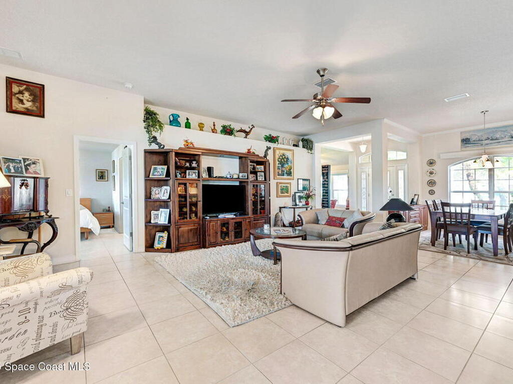 2074 Botanica Circle, Melbourne, FL 32904