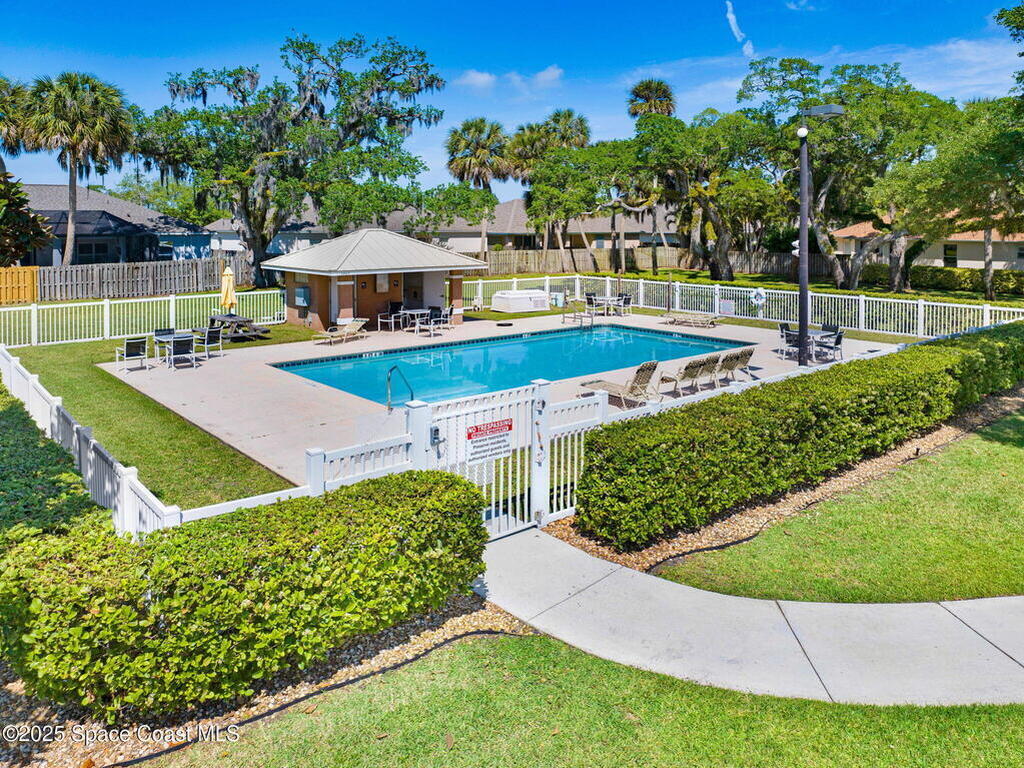 2074 Botanica Circle, Melbourne, FL 32904