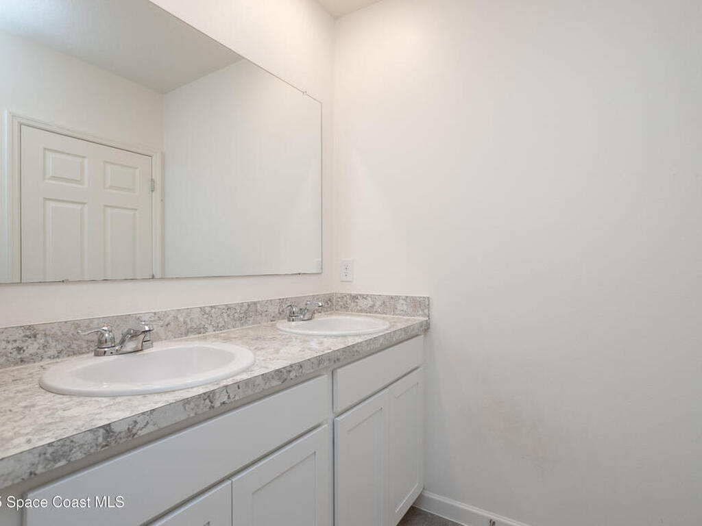 650 Old Country Road, Palm Bay, FL 32909