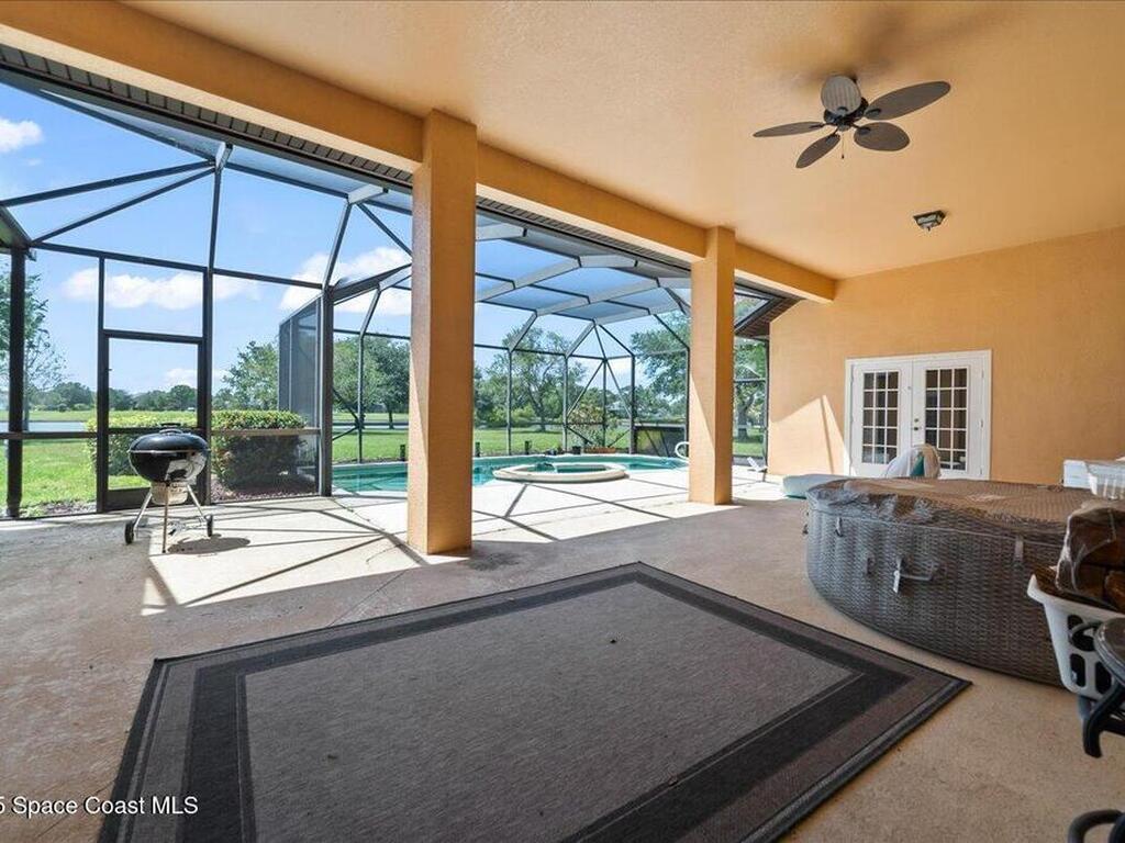 4068 Gardenwood Circle, Grant, FL 32949