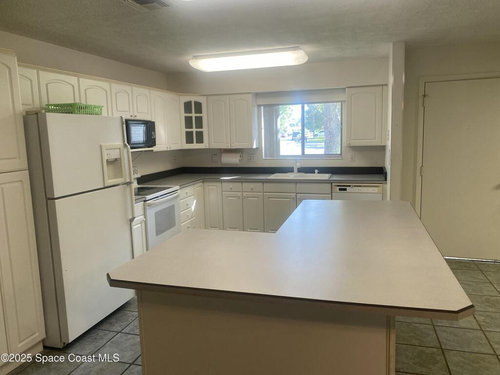 10106 Donhill Court, Orlando, FL 32821