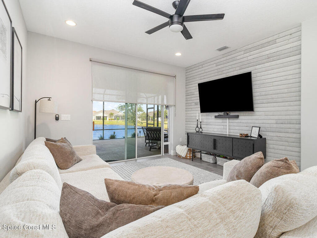 8124 Loren Cove Drive, Melbourne, FL 32940