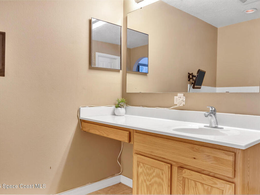 2338 Maeve Circle, Melbourne, FL 32904
