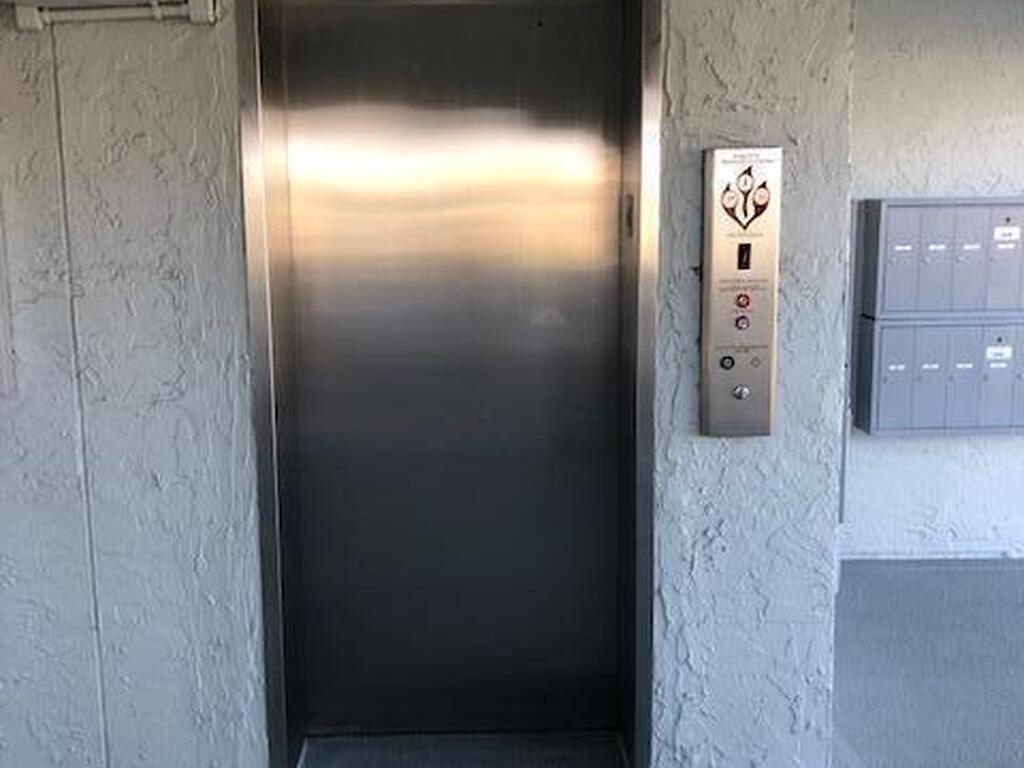 2101 S Atlantic Avenue, Cocoa Beach, FL 32931