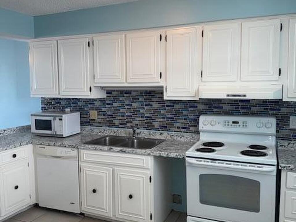 2101 S Atlantic Avenue, Cocoa Beach, FL 32931