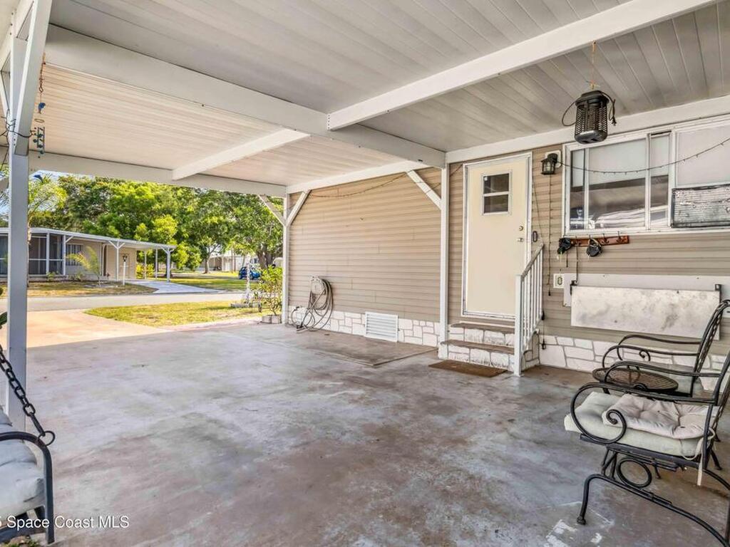 901 Laurel Circle, Barefoot Bay, FL 32976