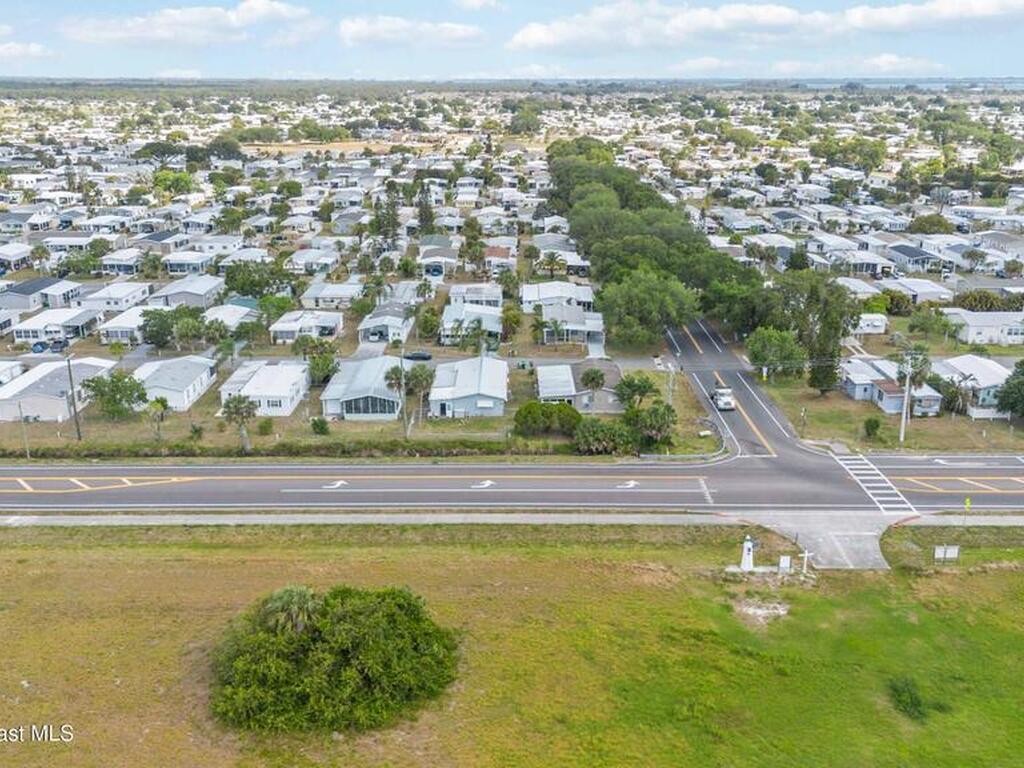 901 Laurel Circle, Barefoot Bay, FL 32976