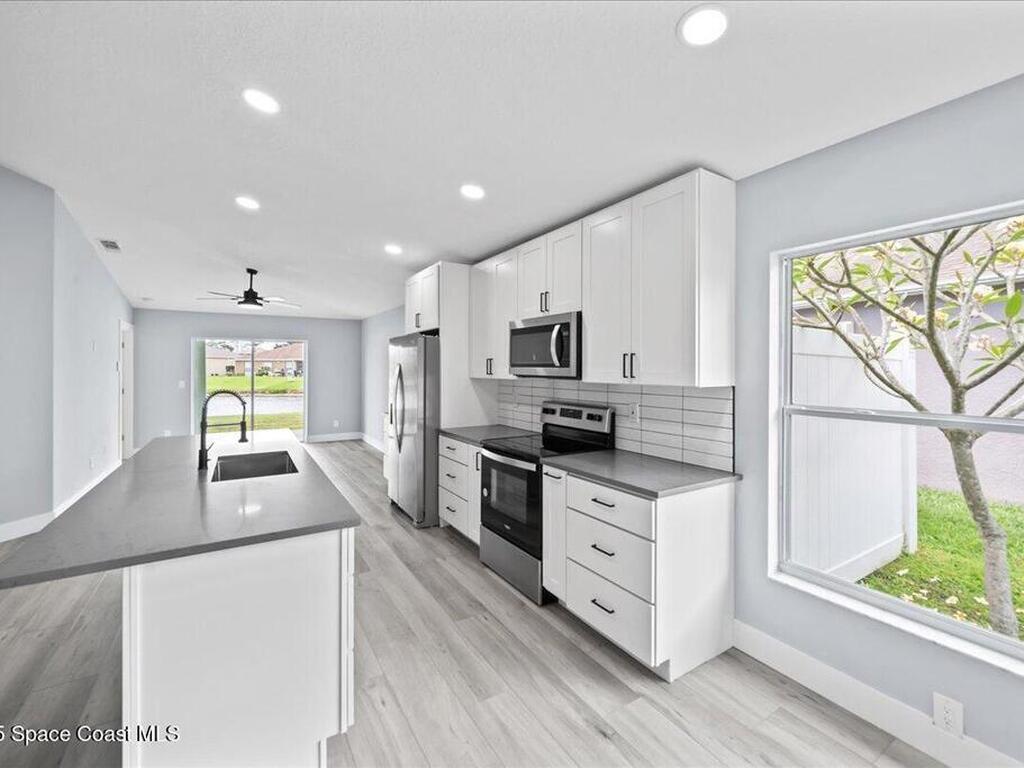 1925 Bayhill Drive, Melbourne, FL 32940