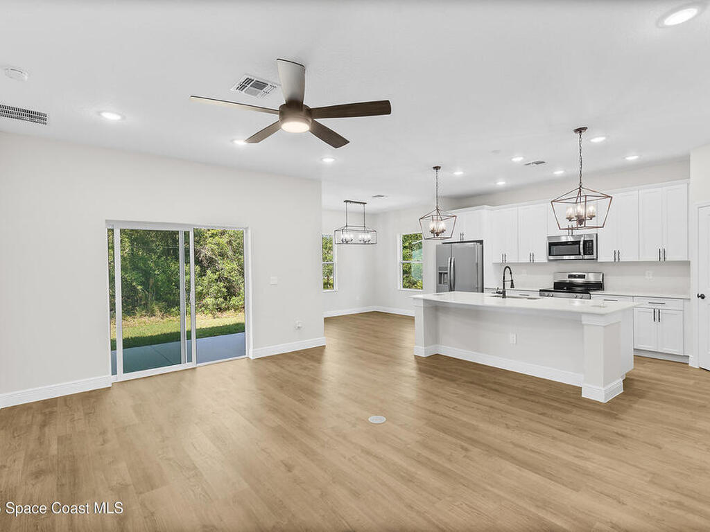 7915 100th Court, Vero Beach, FL 32967