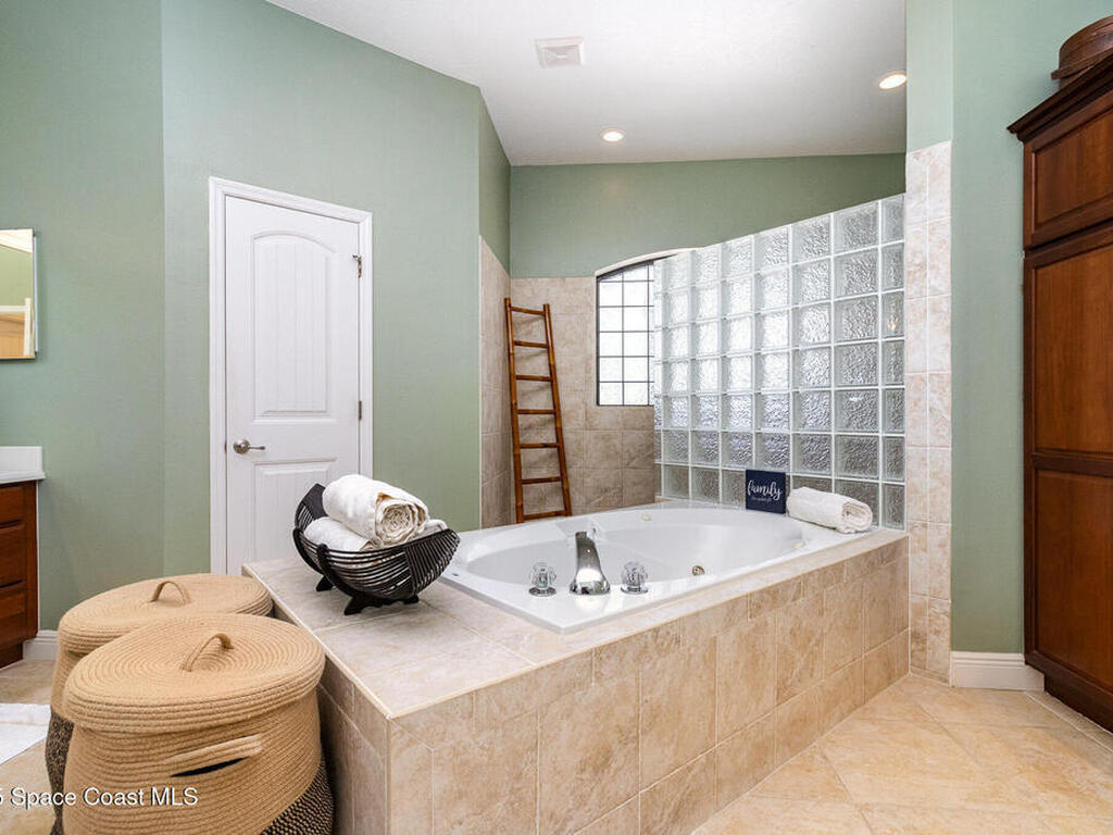 897 Yellow Wood Court, Palm Bay, FL 32909