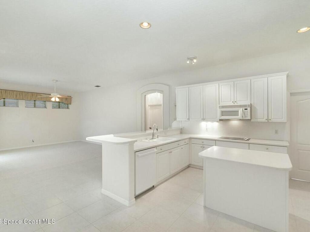 6024 Newbury Circle, Melbourne, FL 32940