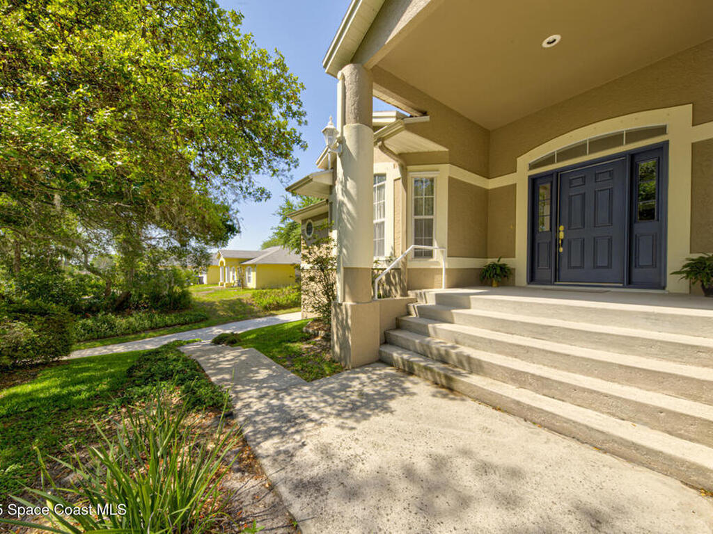 3676 S Ridge Circle, Titusville, FL 32796